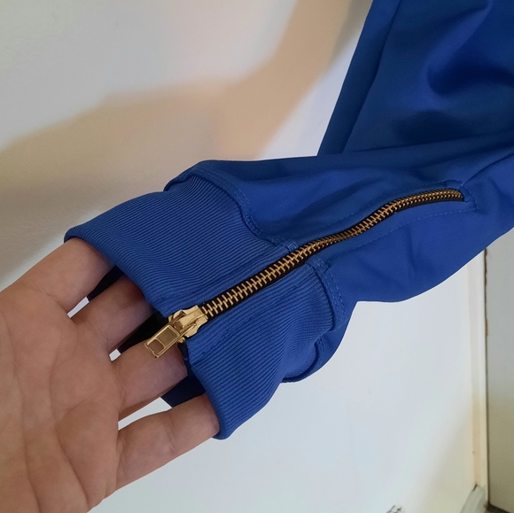 Sweatsuit - Top and bottom Bundle. Top size 42, bottom size 34 - Picture 9 of 12